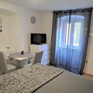 Lola Apartament Kaštela