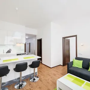 Apartament Near Centre With Parking Place, Praga